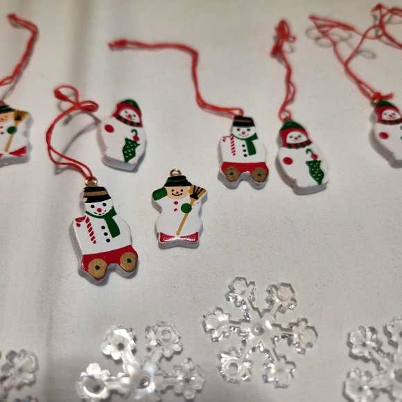Vintage Minature Hand Painted Wooden Holiday Ornaments Set 29 Pcs Abot 1" - Picture 1 of 7